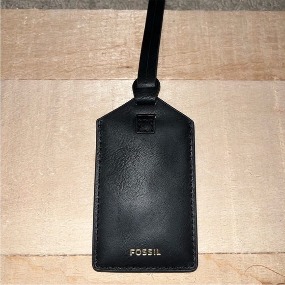 ⭐️SALE⭐️ Fossil Wallet & Luggage Tag Set - Picture 5 of 7